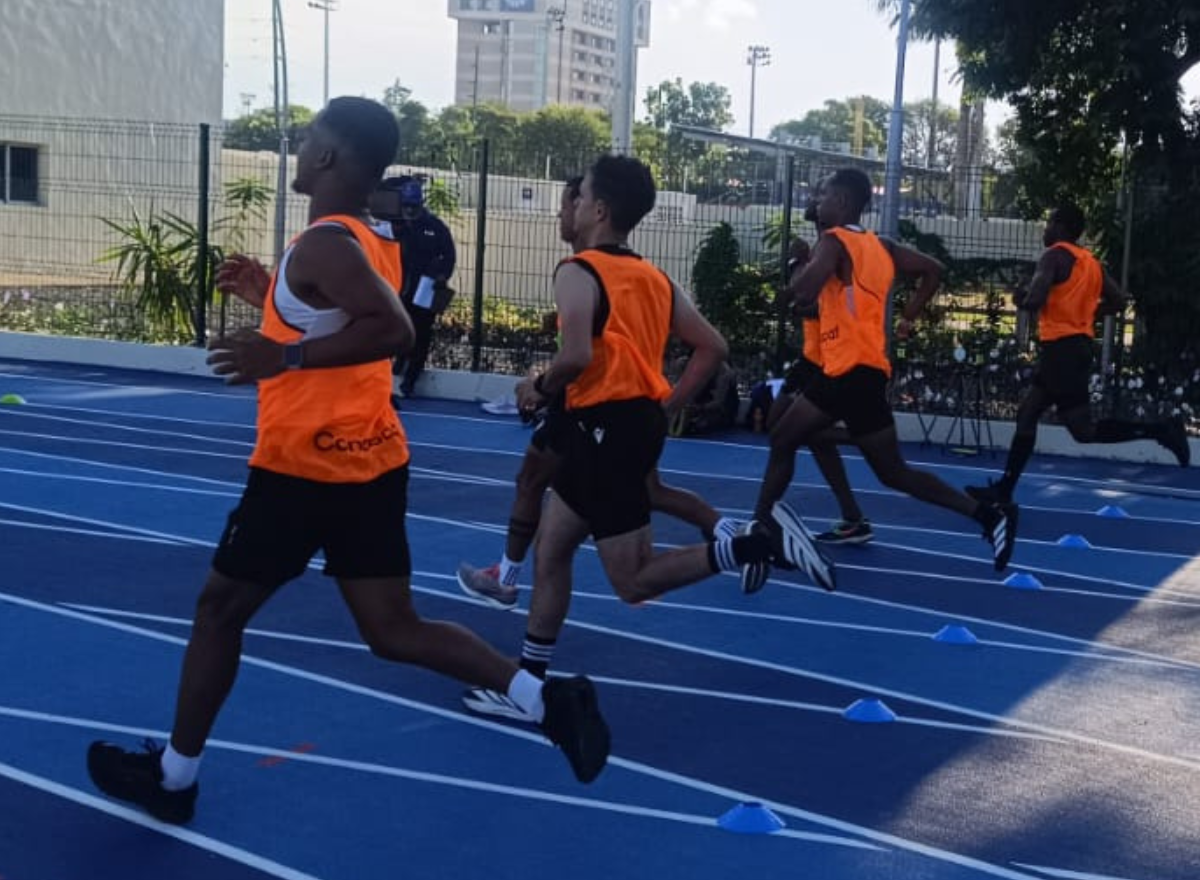 Todos los árbitros dominicanos aprobaron evaluación física para optar a la insignia FIFA 2027 
