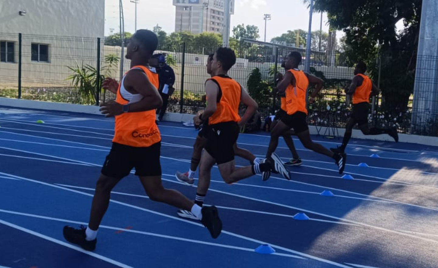 Todos los árbitros dominicanos aprobaron evaluación física para optar a la insignia FIFA 2027 