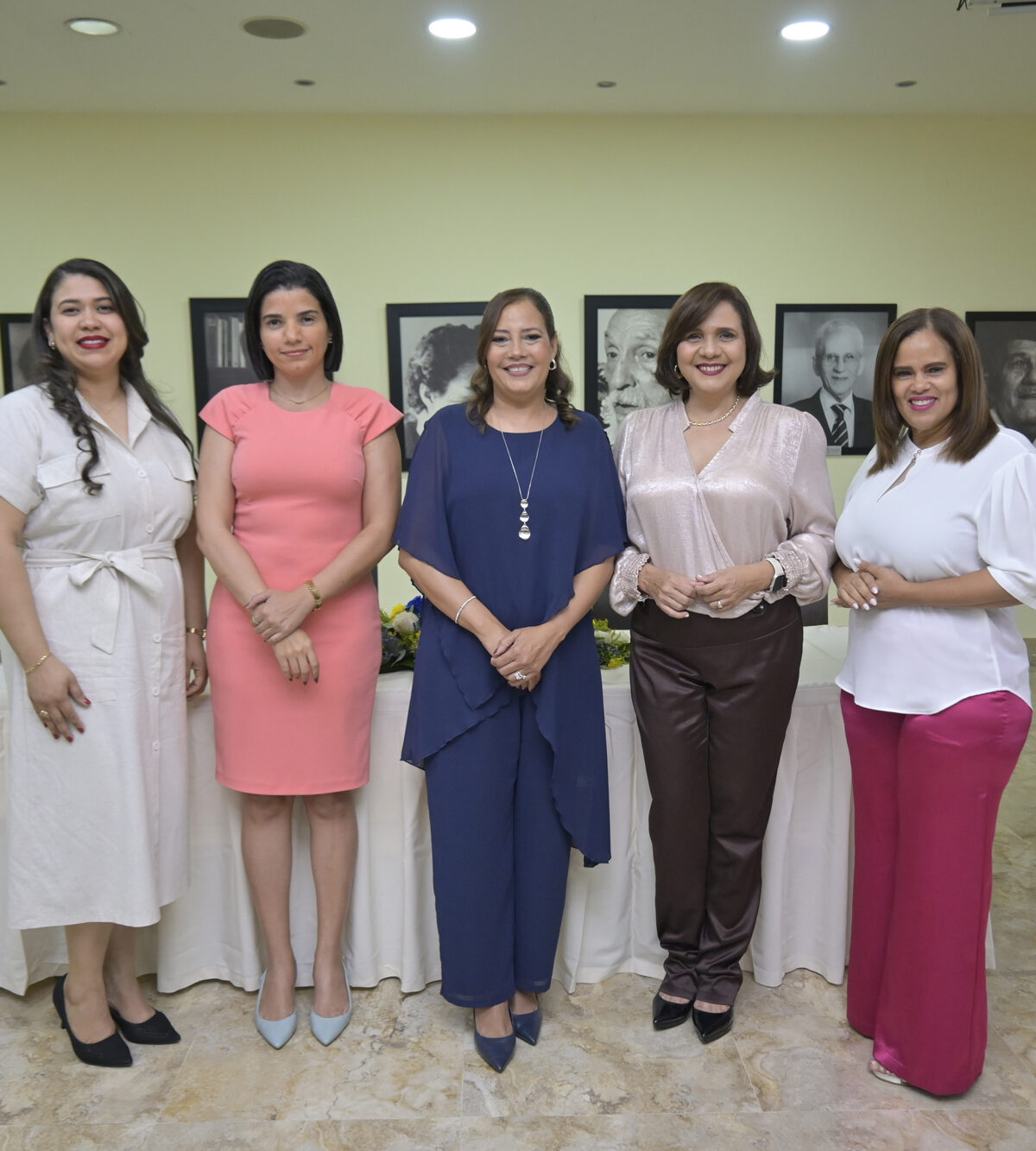 Rosa Sandoval presenta su libro “Método GPS de la Abundancia”