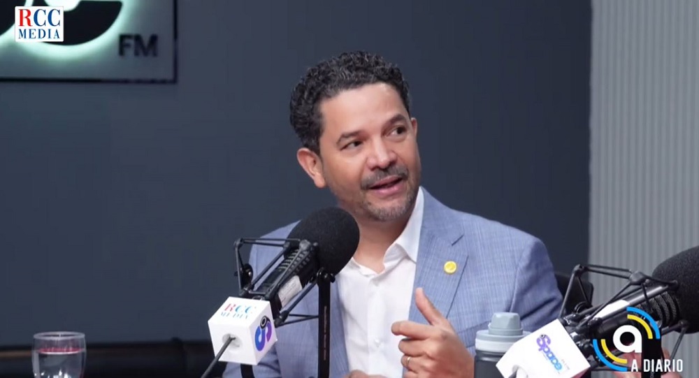 Richard Marine llama a prevenir el cáncer mediante hábitos saludables y chequeos médicos oportunos