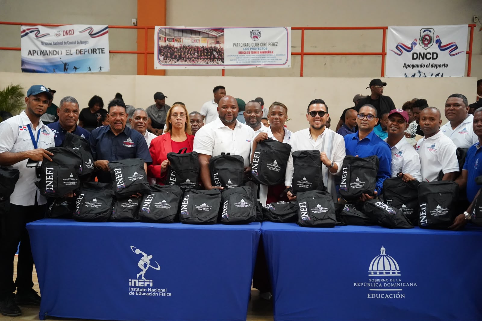 INEFI culmina en San Cristobal entrega de 5,000 kits a maestros de educación física en todo el país