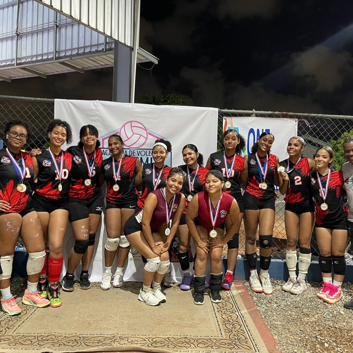 Club Deportivo y Cultural Villa Carmen consolida un año histórico en el voleibol dominicano con títulos municipales, nacionales y múltiples conquistas competitivas