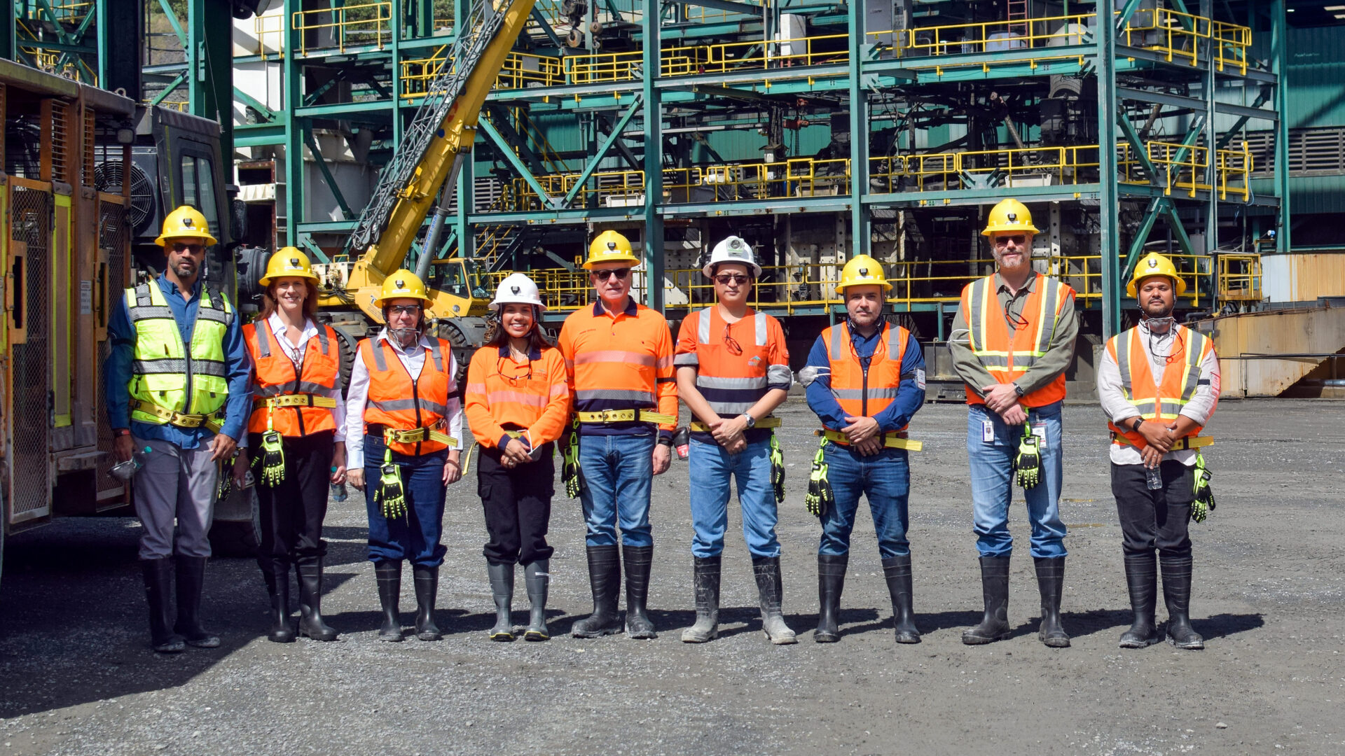 CORMIDOM muestra sus operaciones mineras al Consejo Directivo de CAMIPE