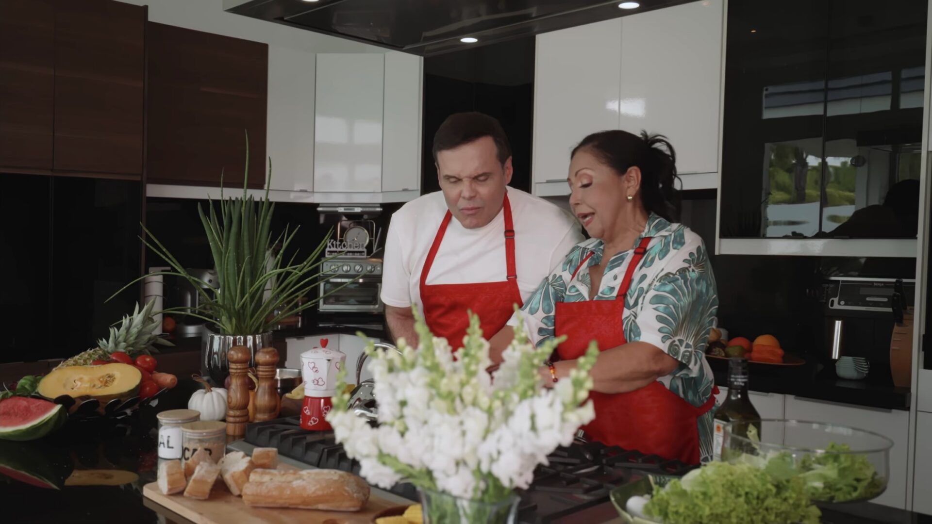 Frank Ceara y Adalgisa Pantaleón estrenan videoclip de “La Receta Perfecta”