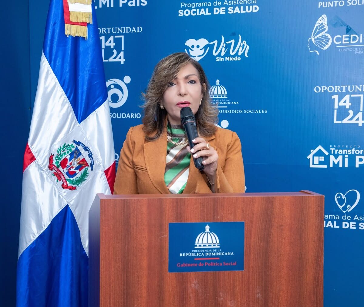 Geanilda Vásquez es reconocida como funcionaria del mes de septiembre
