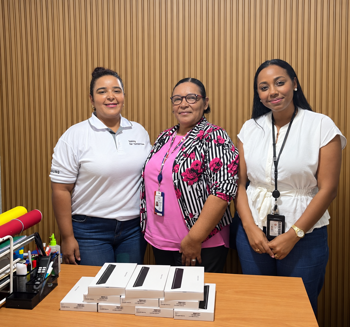 Samsung premia a escuela de Santo Domingo Este con tablets