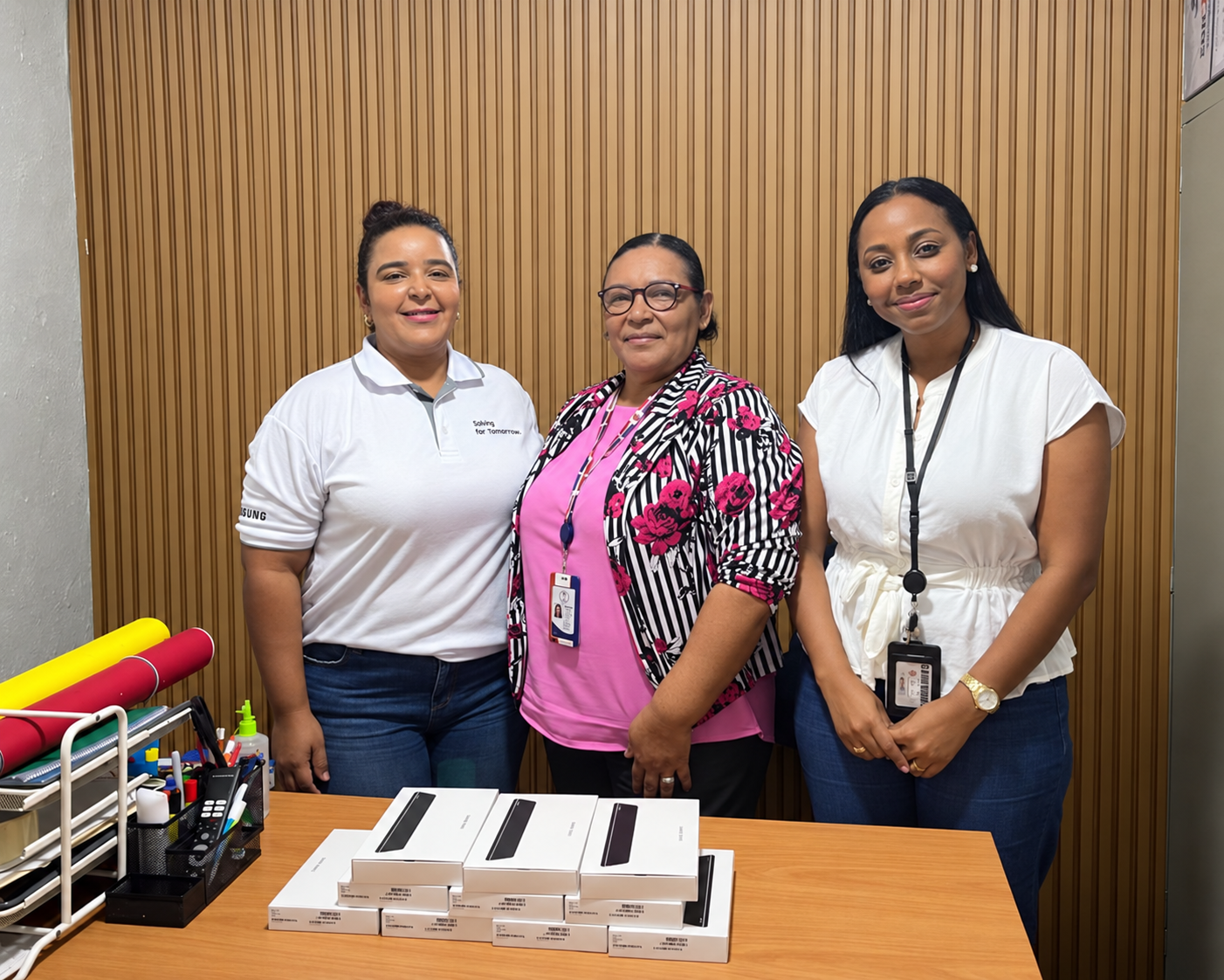 Samsung premia a escuela de Santo Domingo Este con tablets