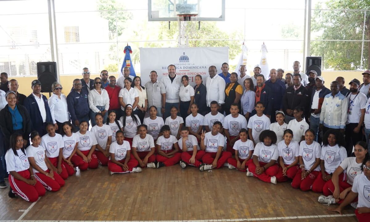 INEFI acelera su despliegue nacional con entrega de utilería deportiva y kits en Nagua, Bánica y Las Matas de Farfán