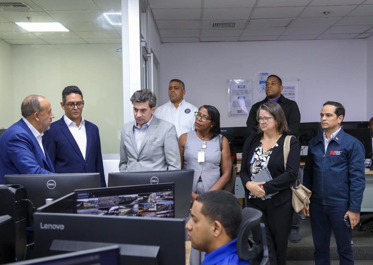 Sistema 911 e INL dan seguimiento a proyectos de IA y robótica contra el crimen